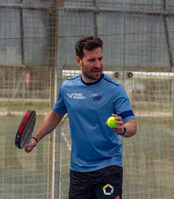 padel_player